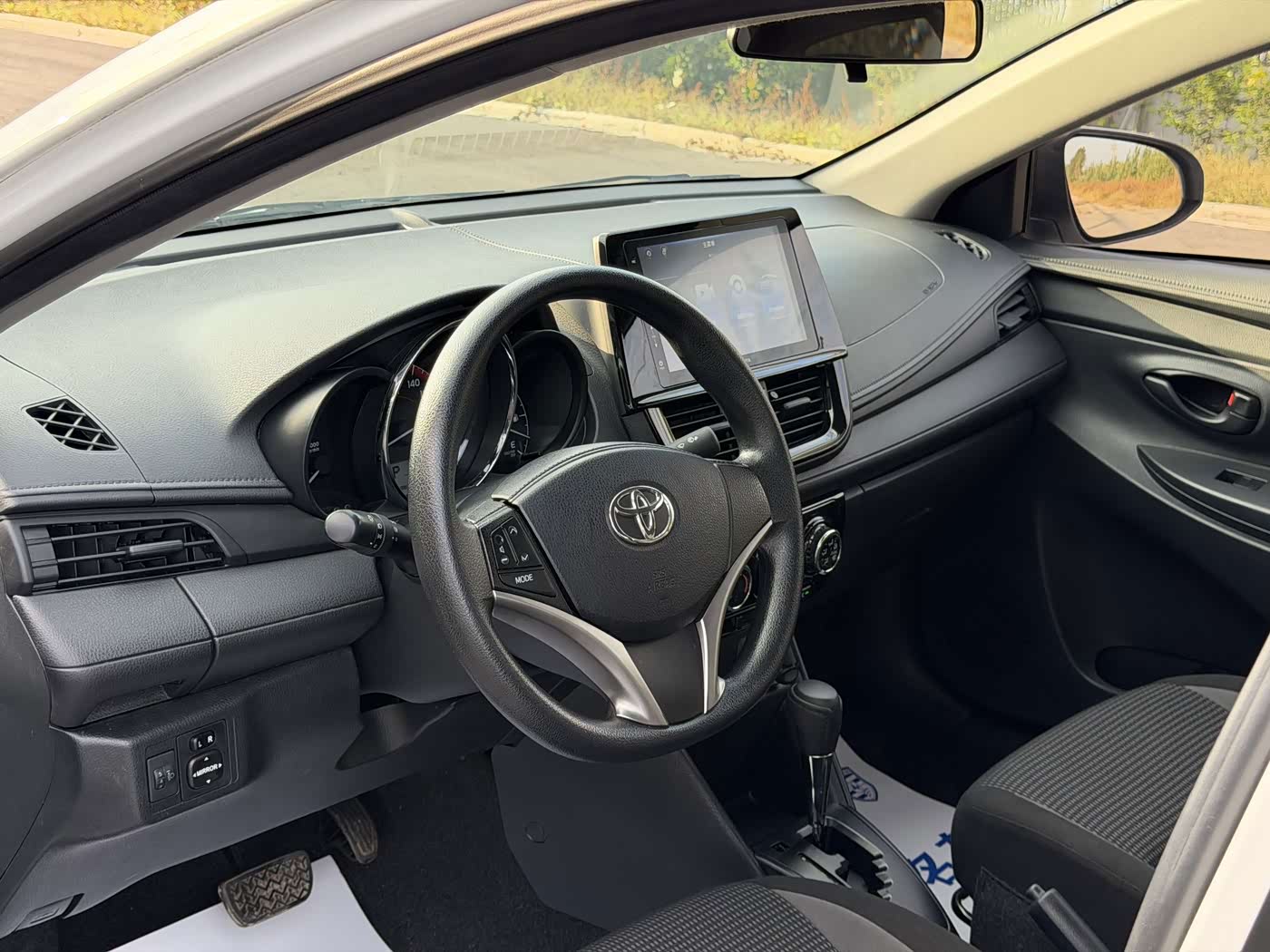 Toyota Vios 1.5 л 2022 г. Белый, пробег 19000 км