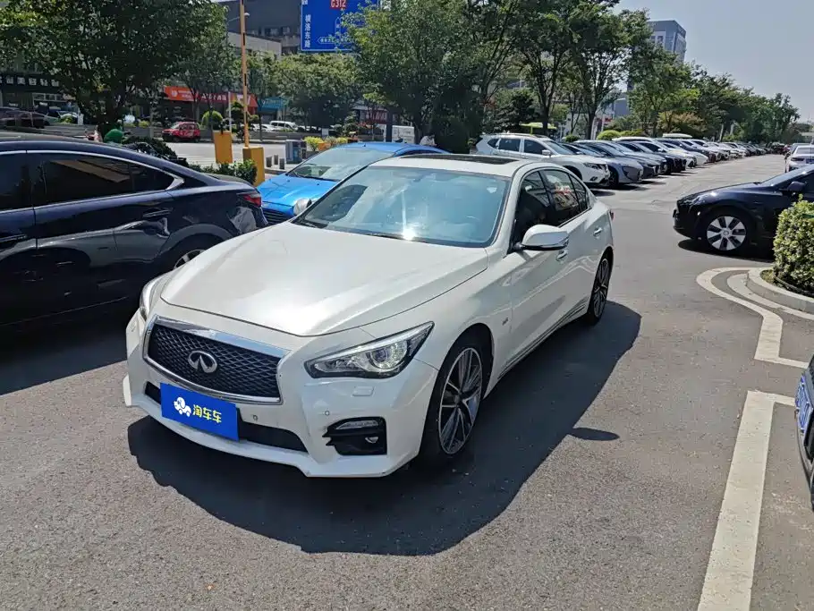 2015 Infiniti Q50 - zdjęcie 1 z 15