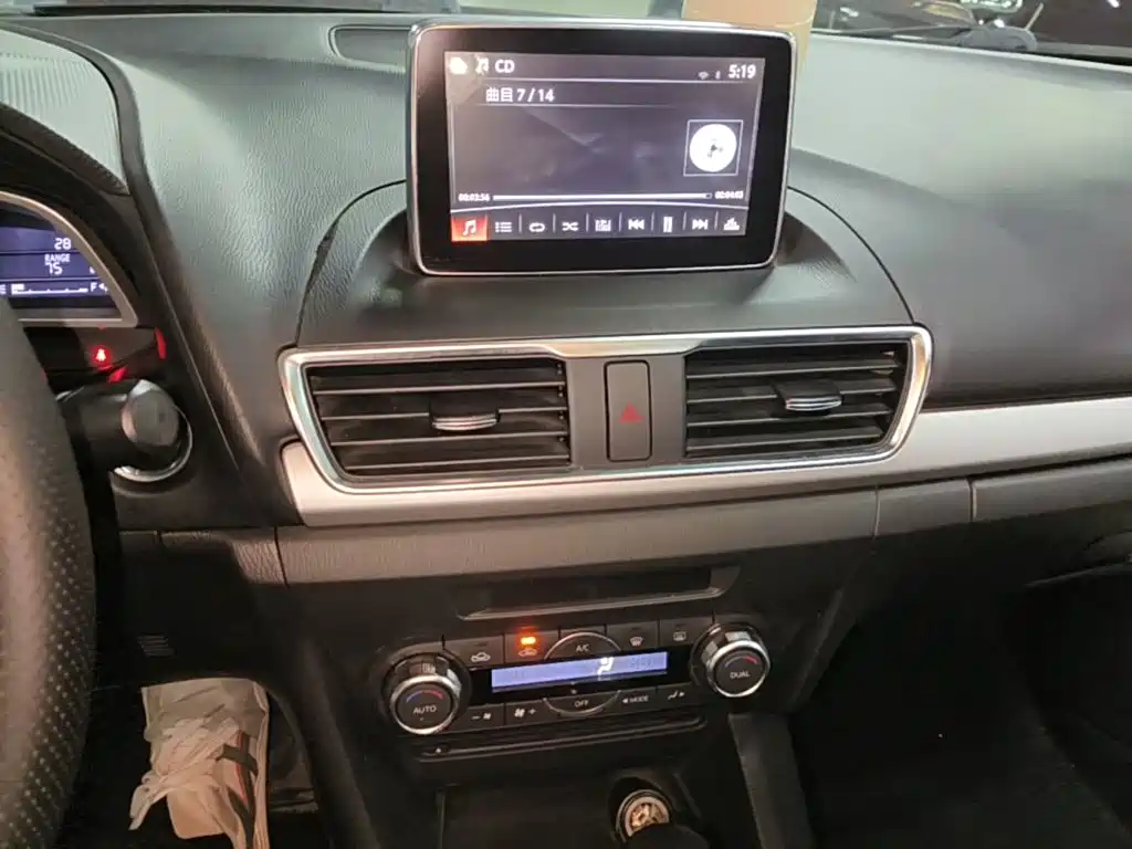 Mazda 3 Axela — миниатюра 13