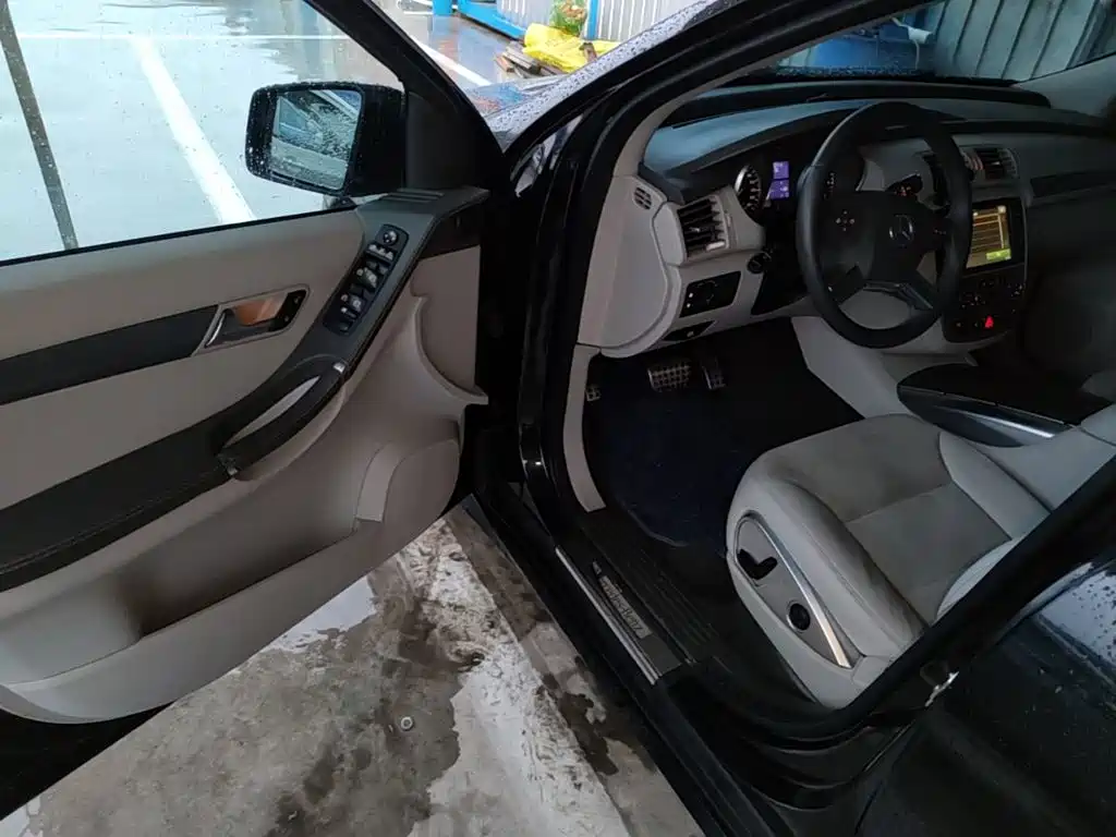 Mercedes-Benz R-Class — миниатюра 16