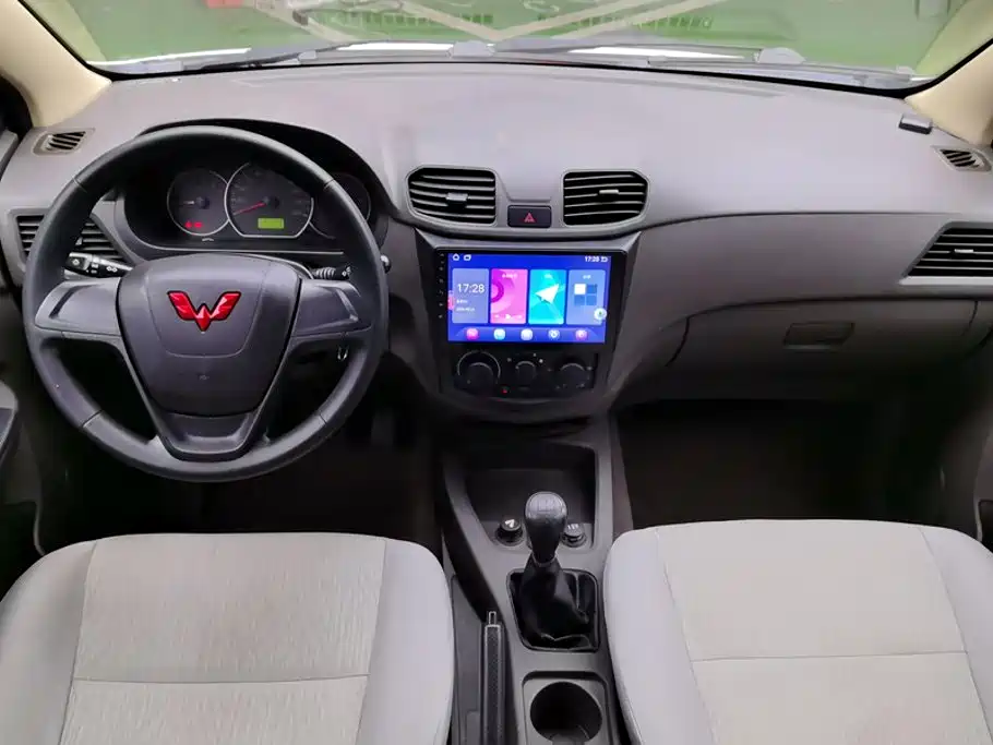 Wuling Hongguang — миниатюра 12