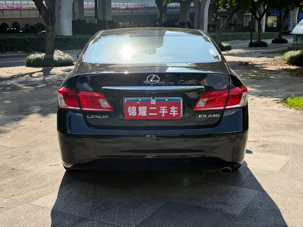 Lexus ES — миниатюра 25
