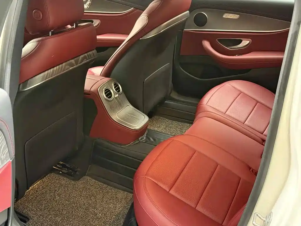 Mercedes-Benz E-Class — миниатюра 6