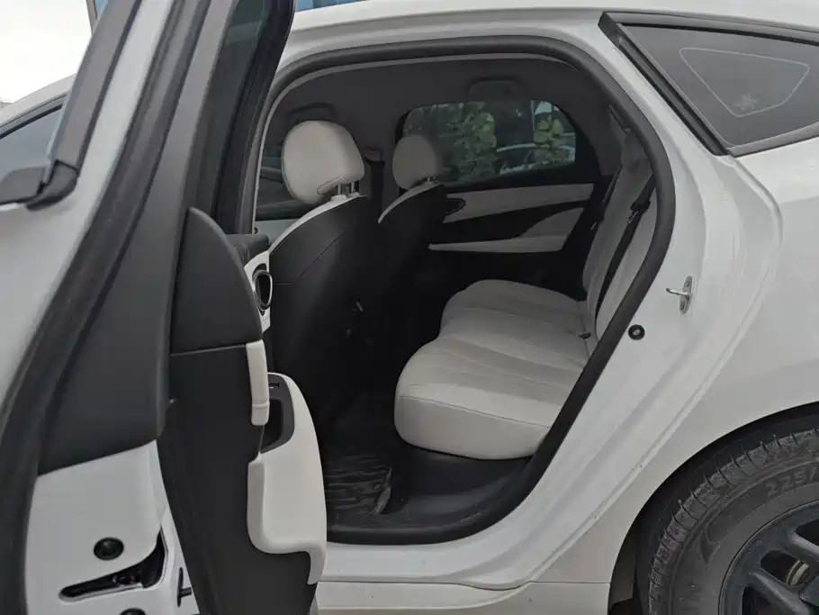 BYD Seal 05 DM-i — миниатюра 11