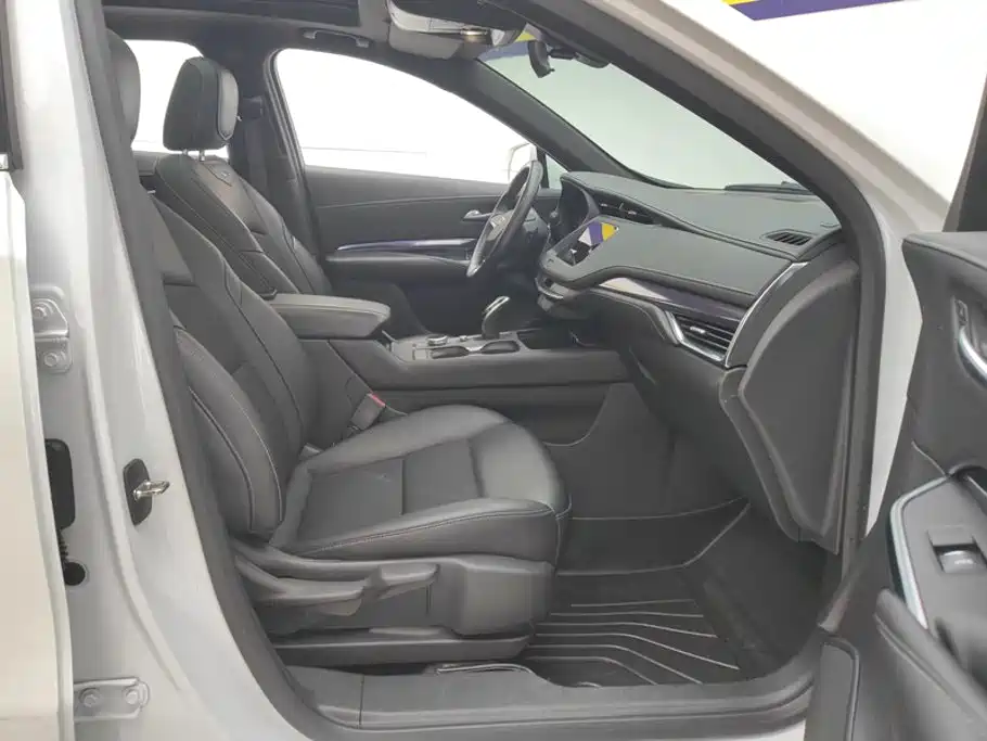 Cadillac XT4 — миниатюра 8
