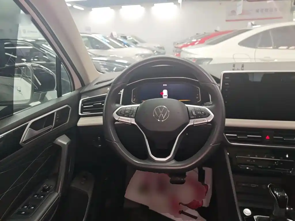 Volkswagen Tiguan L — миниатюра 11
