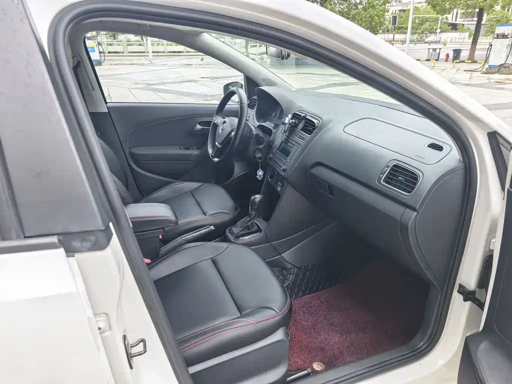 Volkswagen Polo — миниатюра 9