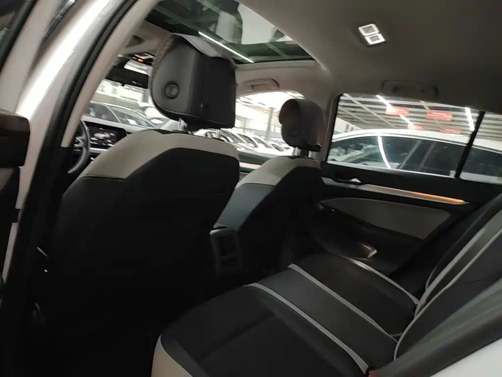Volkswagen Golf — миниатюра 17