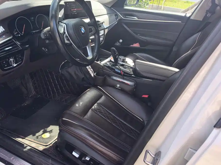 BMW 5 Series — миниатюра 9