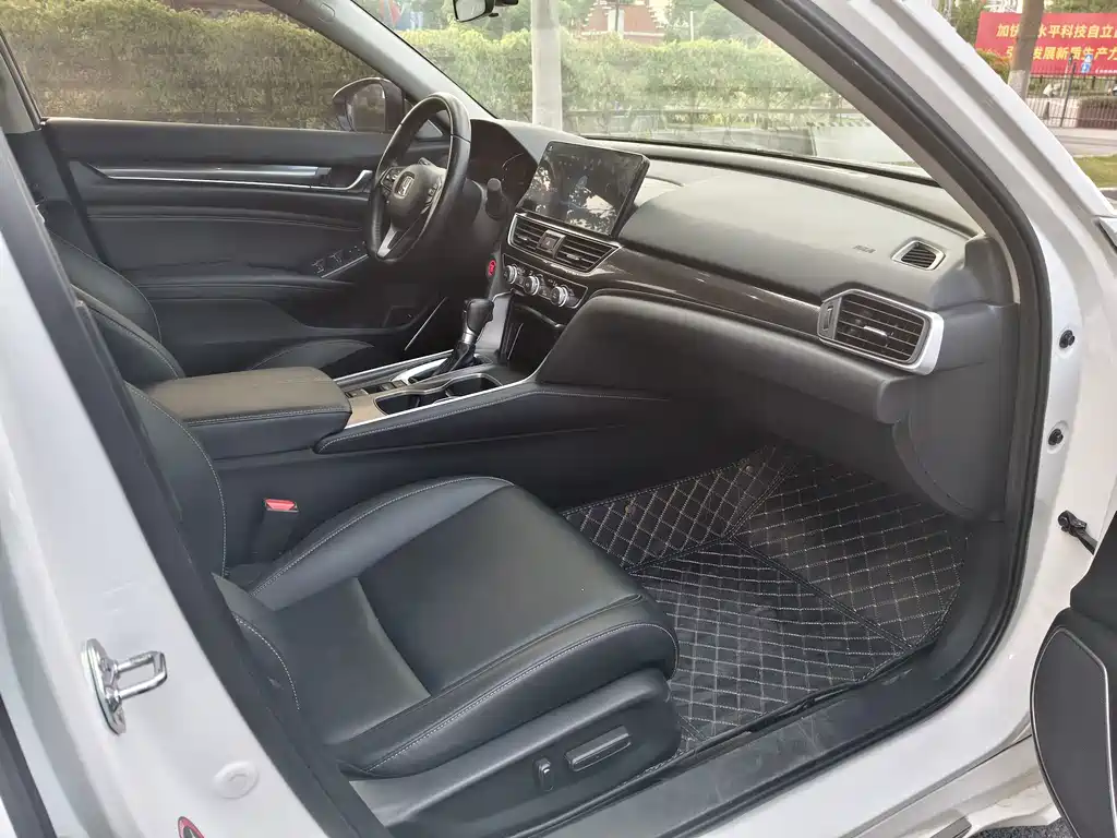 Honda Accord — миниатюра 13