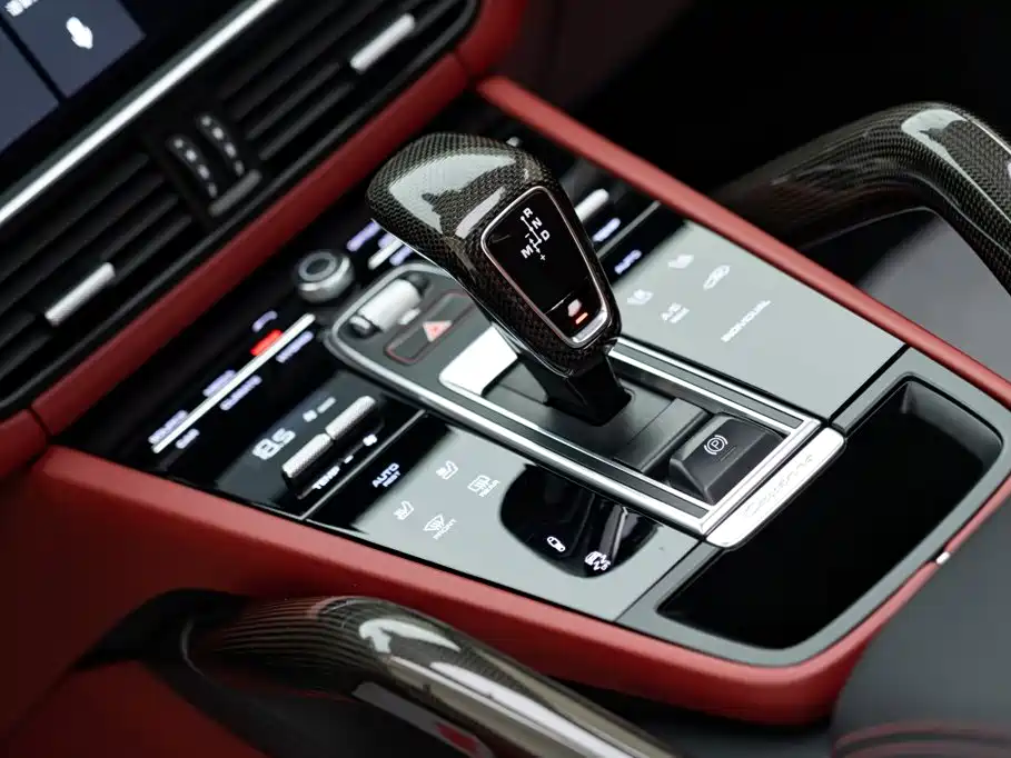 Porsche Cayenne Hybrid — миниатюра 18