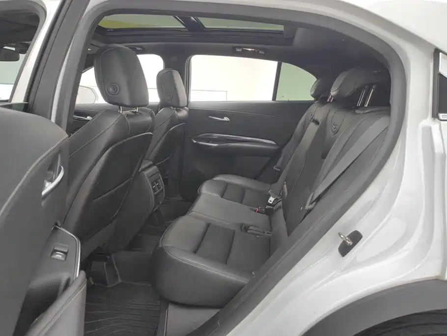Cadillac XT4 — миниатюра 11