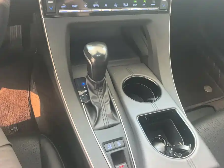 Toyota Avalon — миниатюра 16
