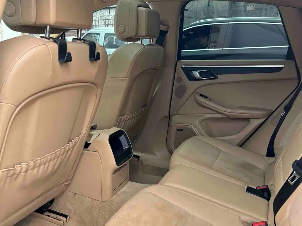 Porsche Macan — миниатюра 13