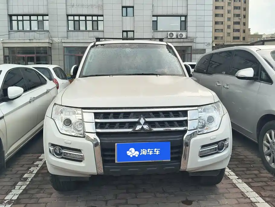 Mitsubishi Pajero (Import) — миниатюра 2