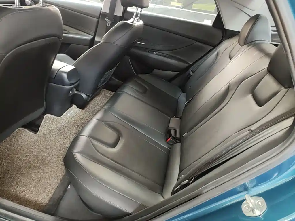 Hyundai Elantra — миниатюра 13
