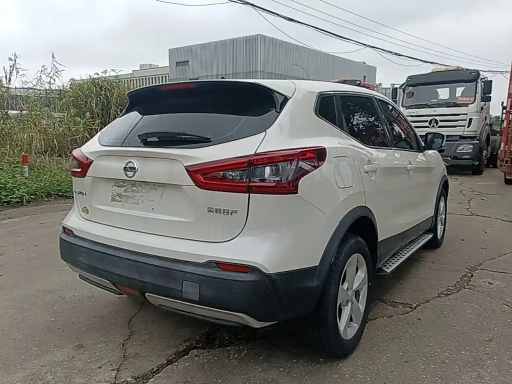 Nissan Qashqai — миниатюра 7