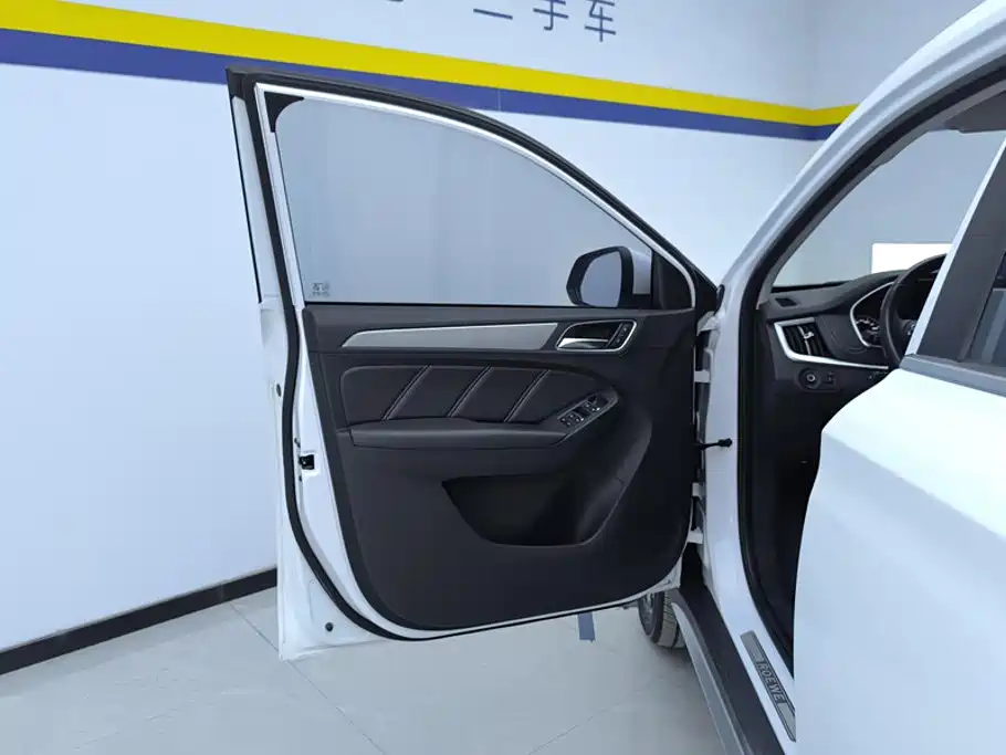 Roewe RX5 — миниатюра 7