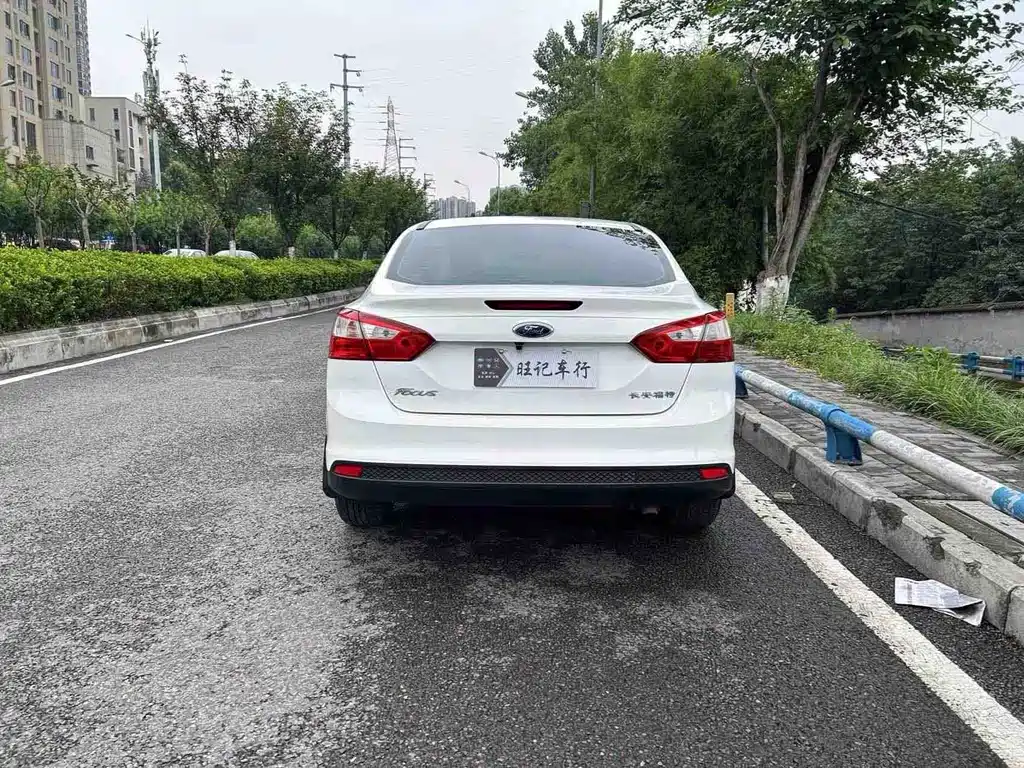 Ford Focus — миниатюра 8