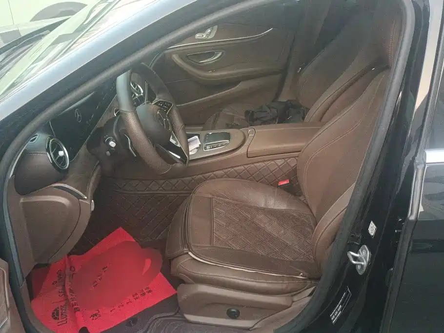 Mercedes-Benz E-Class — миниатюра 9
