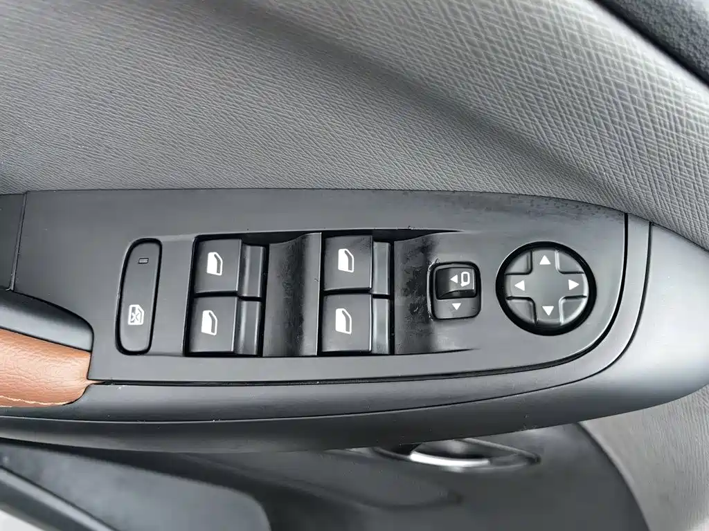 Citroen C4 Picasso — миниатюра 9