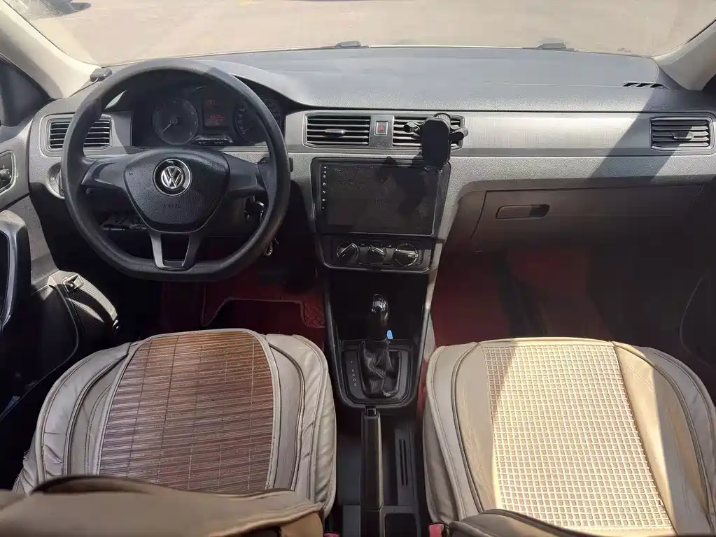 Volkswagen Santana — миниатюра 4