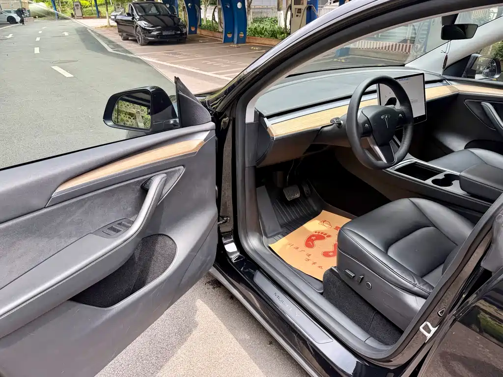 Tesla Model Y 2021 3D7