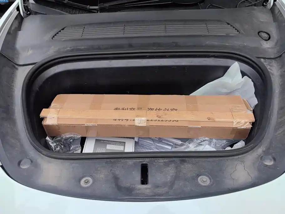 Tesla Model Y — миниатюра 10