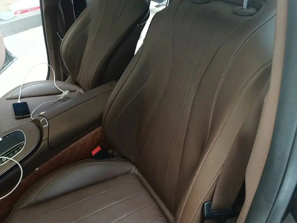Mercedes-Benz E-Class — миниатюра 8