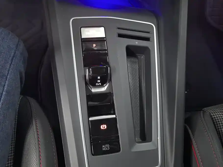 Volkswagen Golf GTI — миниатюра 16