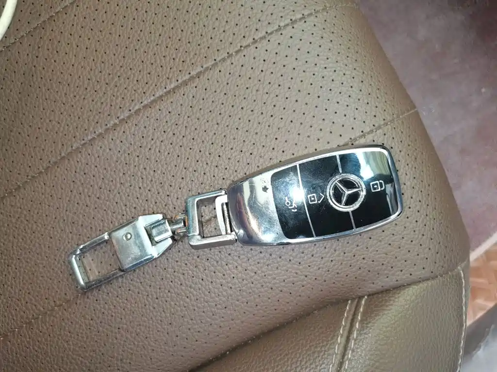 Mercedes-Benz E-Class — миниатюра 12