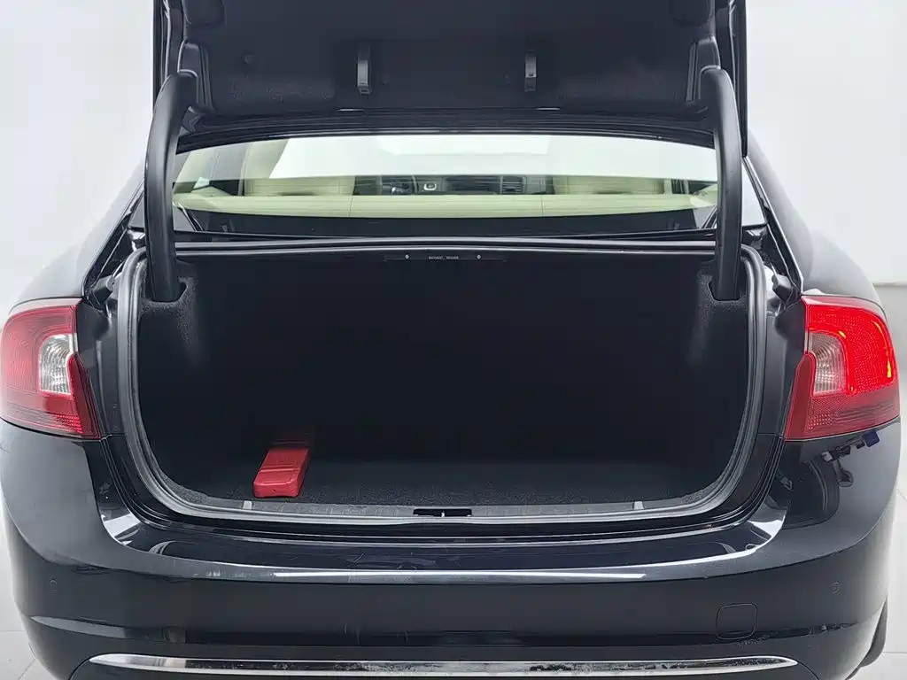 Volvo S60 — миниатюра 16