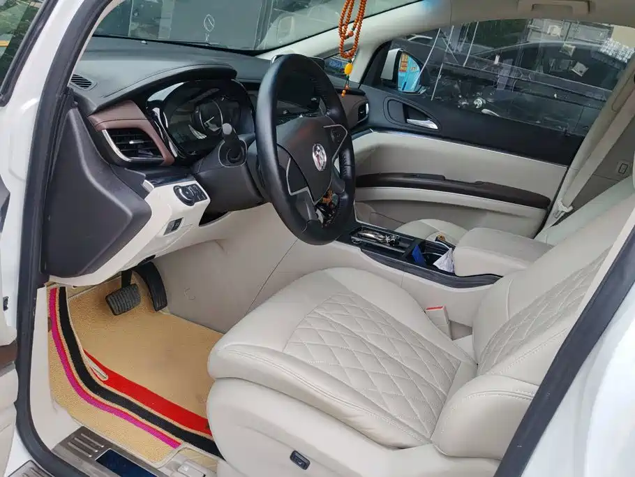 Buick GL8 — миниатюра 9