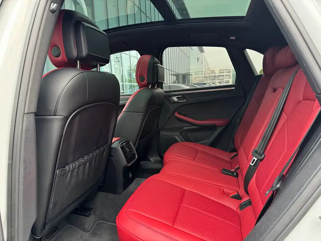 Porsche Macan — миниатюра 9