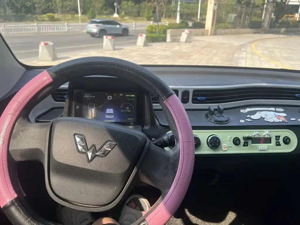 Wuling MINIEV — миниатюра 3