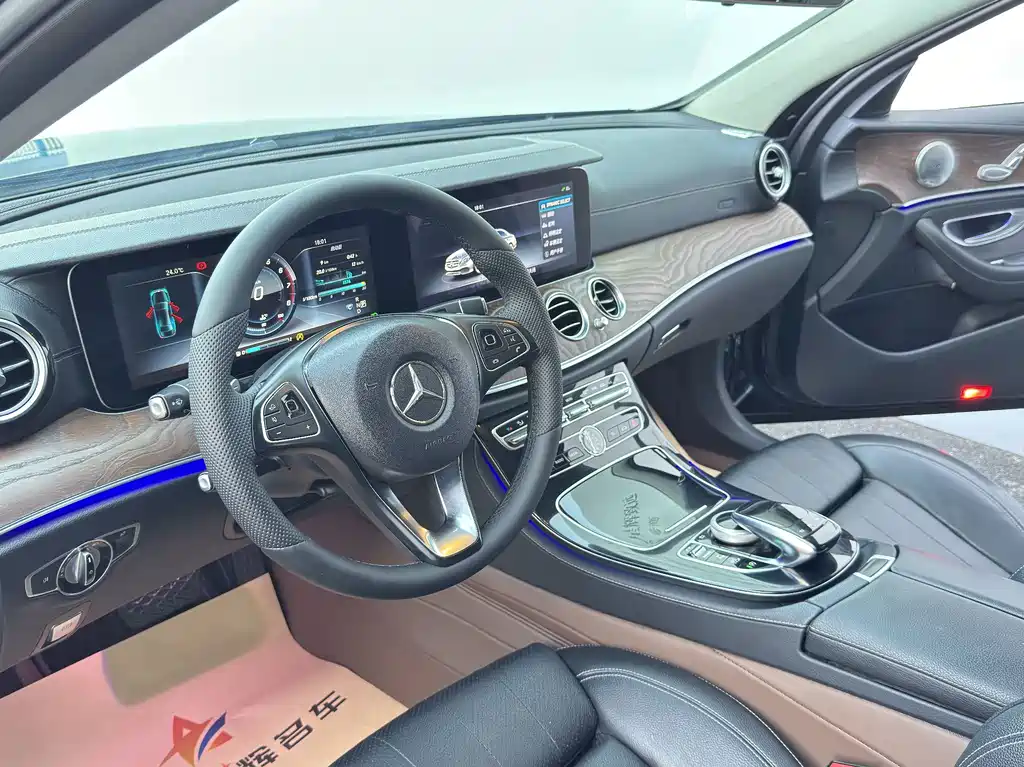 Mercedes-Benz E-Class — миниатюра 8