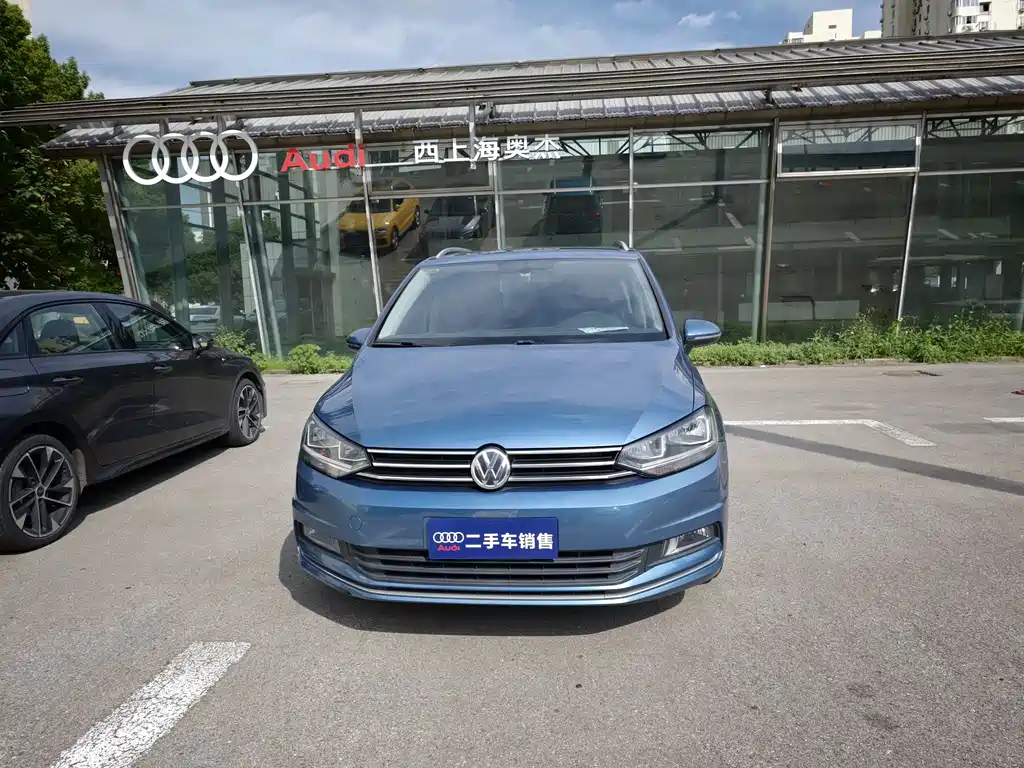Volkswagen Touran — миниатюра 2