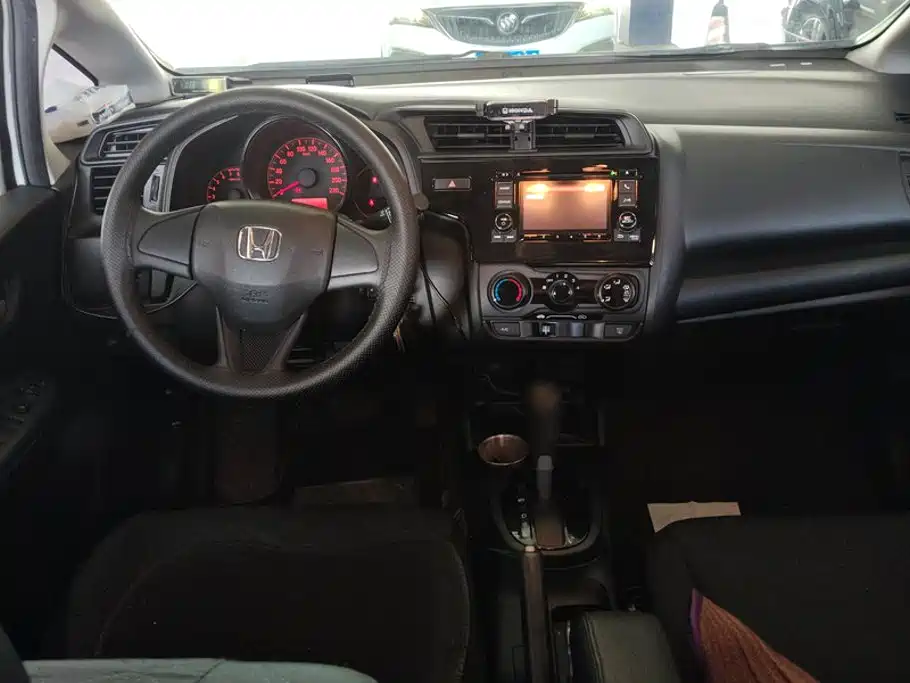 Honda Fit — миниатюра 12