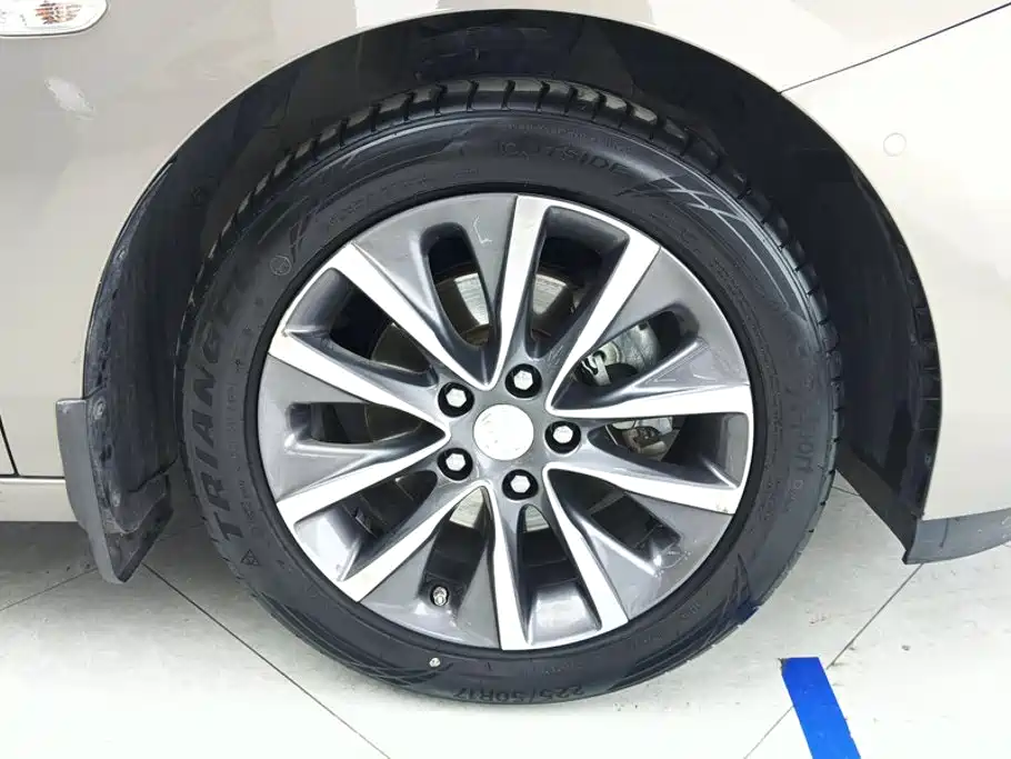Buick GL6 — миниатюра 6