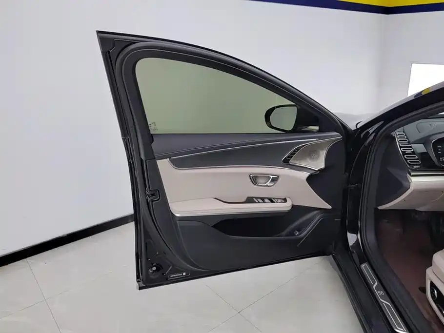 BYD Han — миниатюра 7