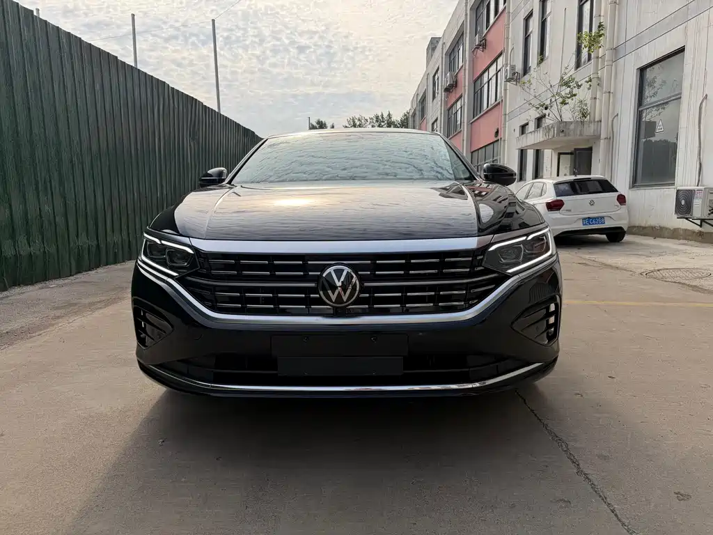 Volkswagen Passat 2025 Outstanding 380TSI Dragon Shine Edition