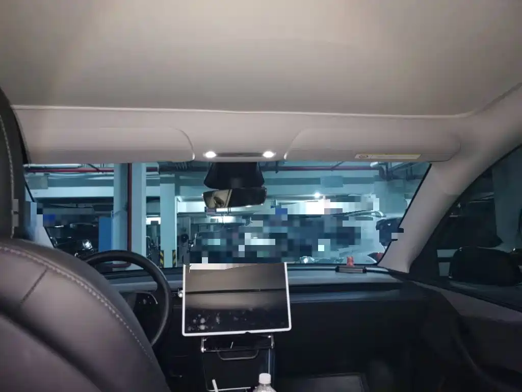 Tesla Model Y — миниатюра 14