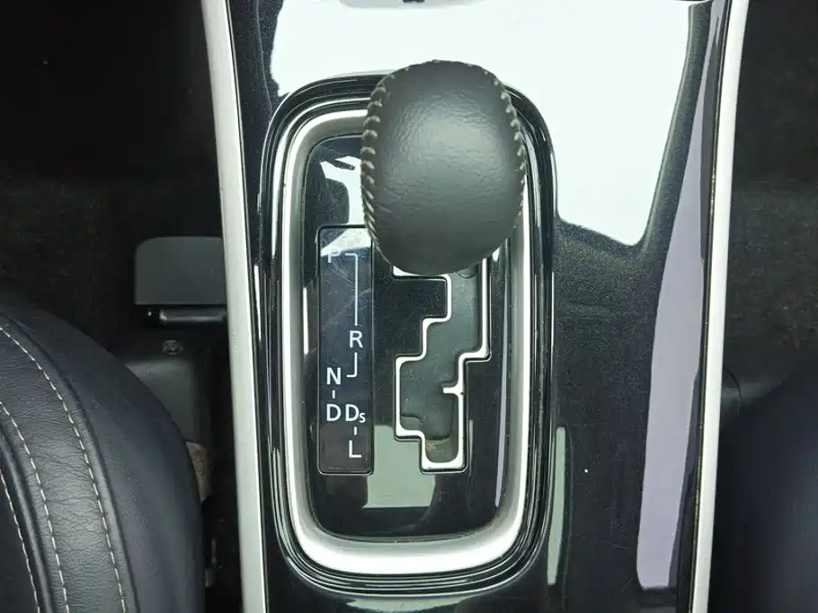 Mitsubishi Outlander — миниатюра 16