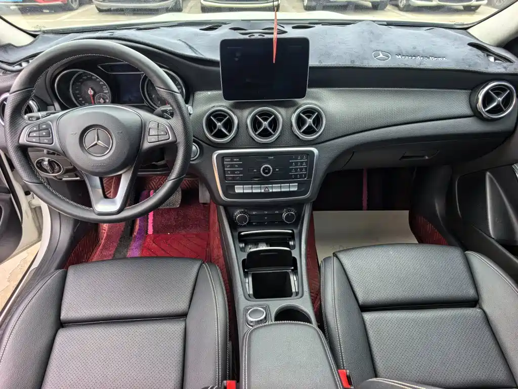 Mercedes-Benz GLA — миниатюра 10
