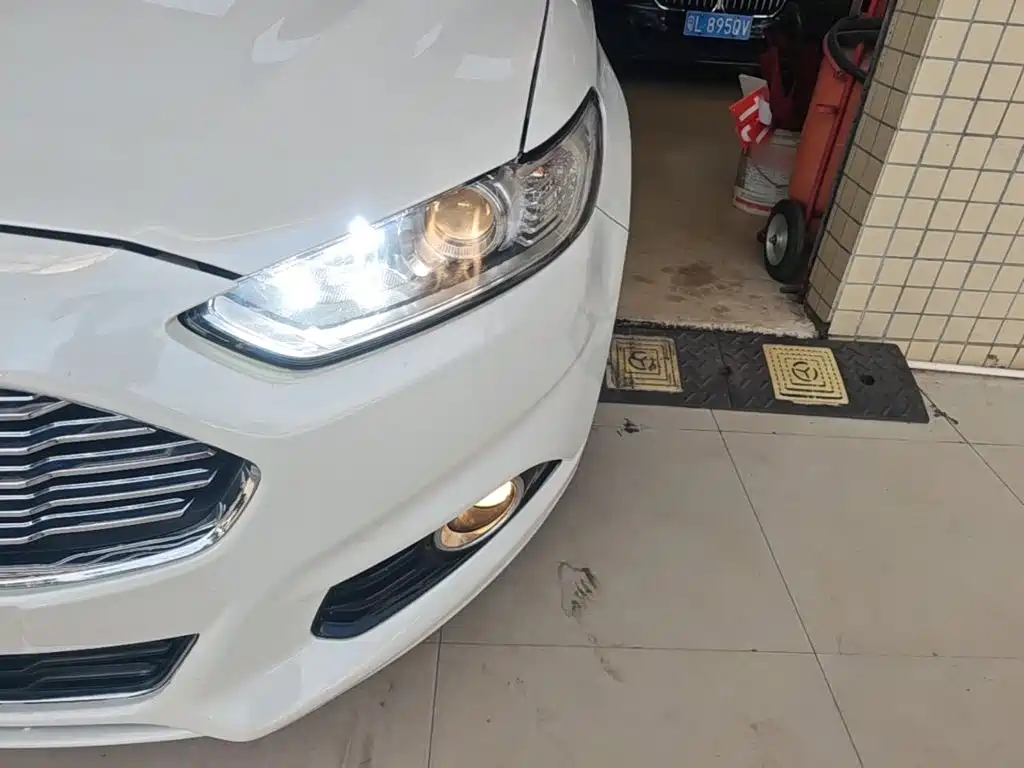 Ford Mondeo — миниатюра 24