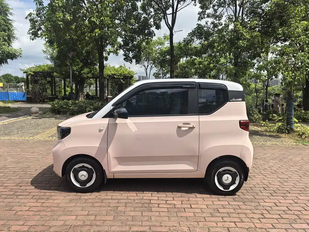 Wuling MINIEV — миниатюра 3