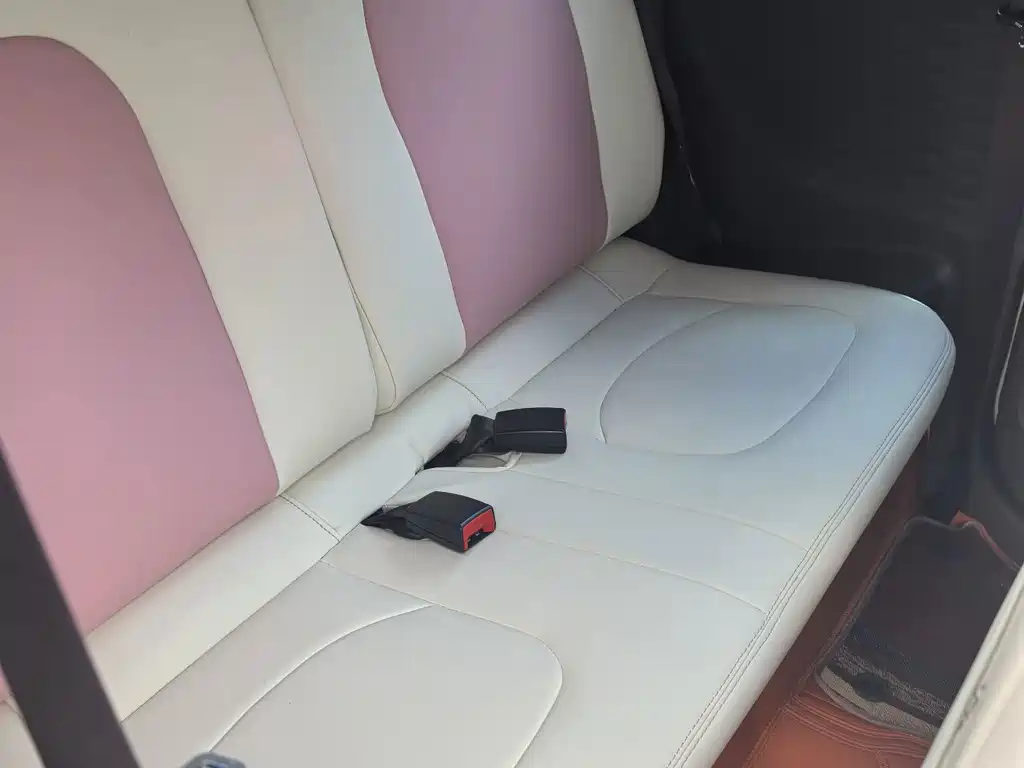 Wuling MINIEV — миниатюра 9