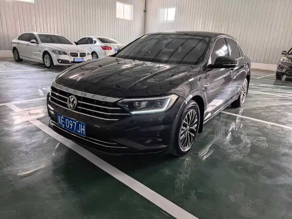 Volkswagen Sagitar 2019