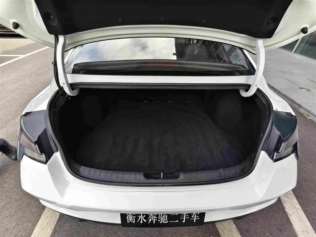 Hyundai Elantra — миниатюра 18