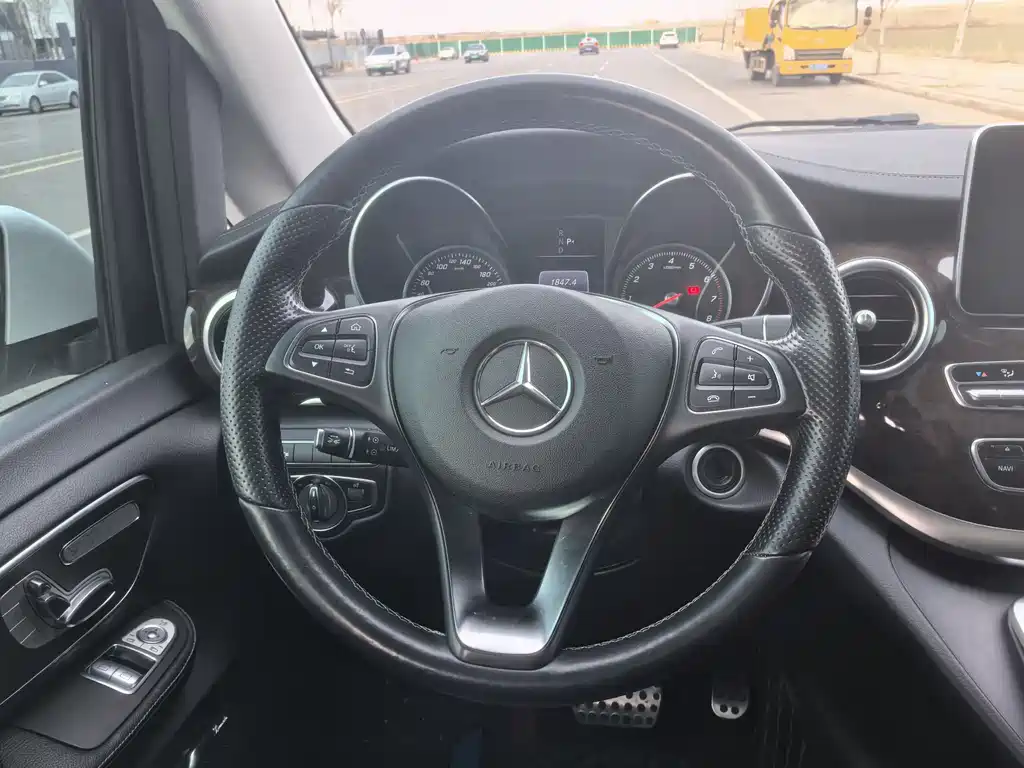 MERCEDES-BENZ V CLASS